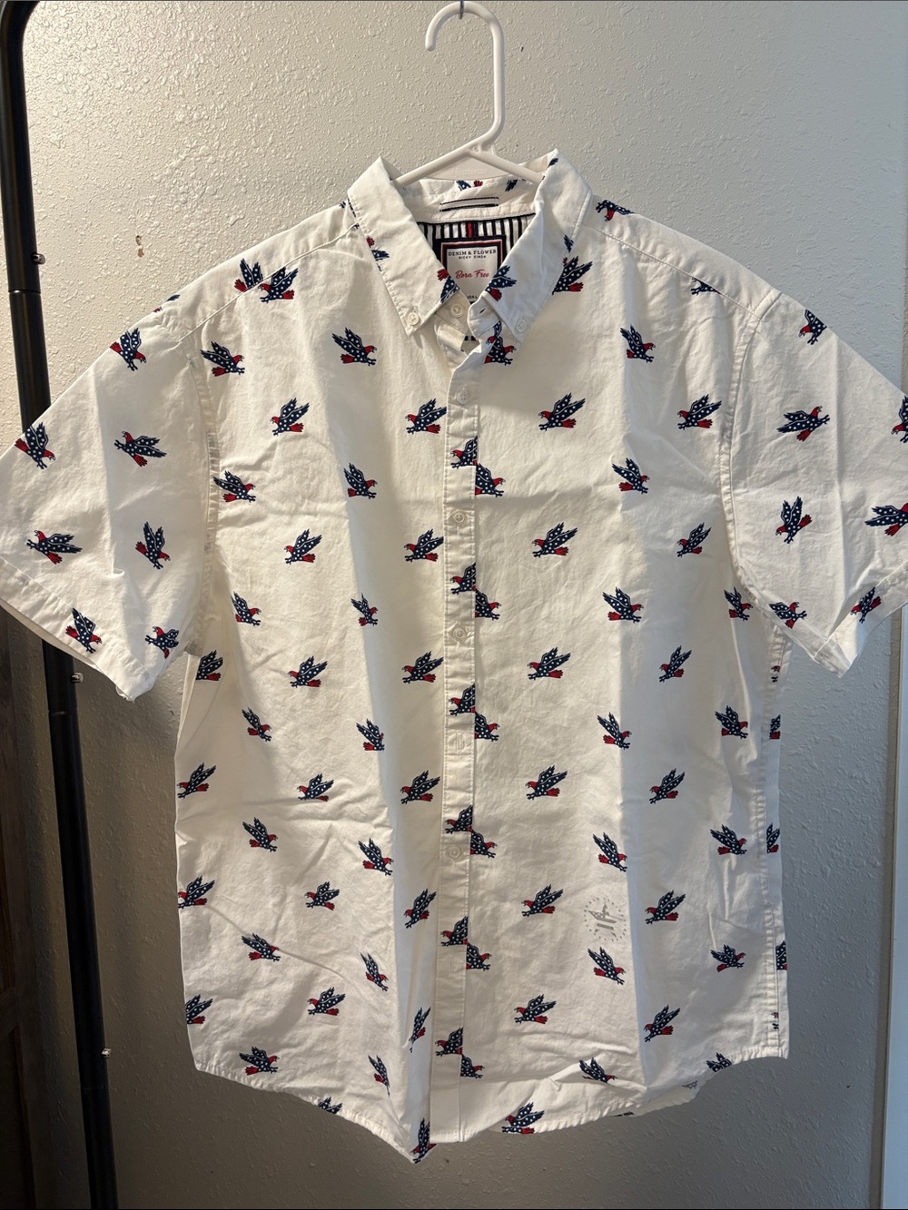 Denim & Flower White Short-Sleeve Button-Down Shirt with Navy and Red Print